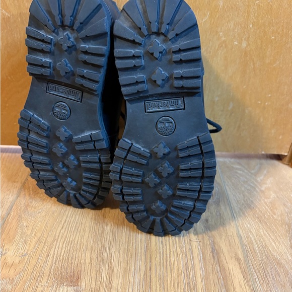 Timberland Shoes - Picture 4 of 5